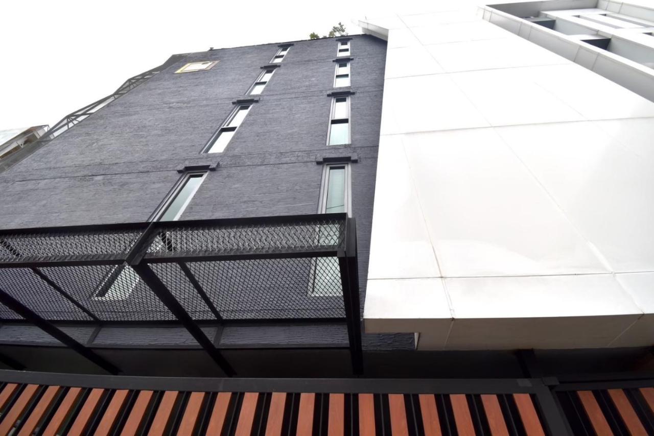 Bts 46 - Near Bts Phrakhanong Banguecoque Exterior foto